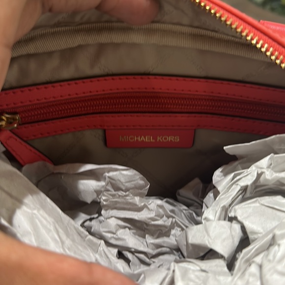 NWT MICHAEL KORS CROSSBODY 💕✨💕 - Picture 3 of 5